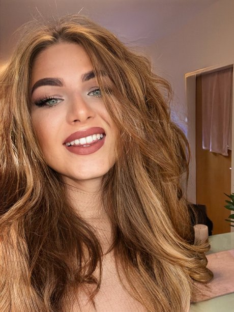 Nina Dell a Rosa Nacktbilder-Leaks von OnlyFans