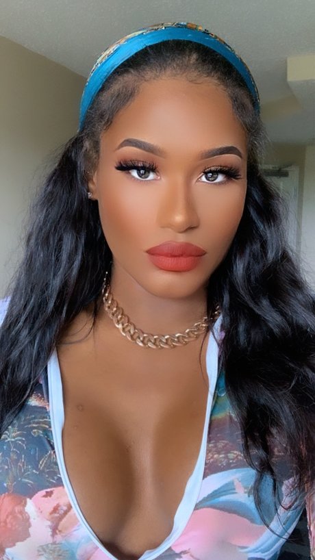 Tiffanylola Nacktbilder OnlyFans geleakt