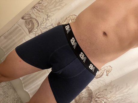 Sexy Cute Boy OnlyFans nackte Brüste