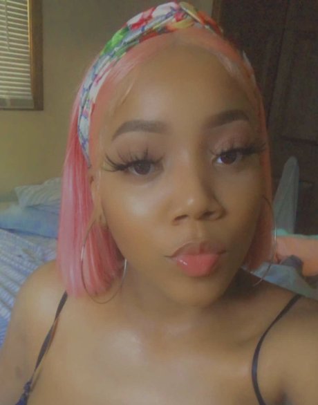 TheRealVannah OnlyFans Lesbisch