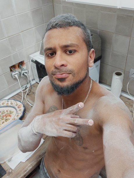 Randu Baez OnlyFans Bilder