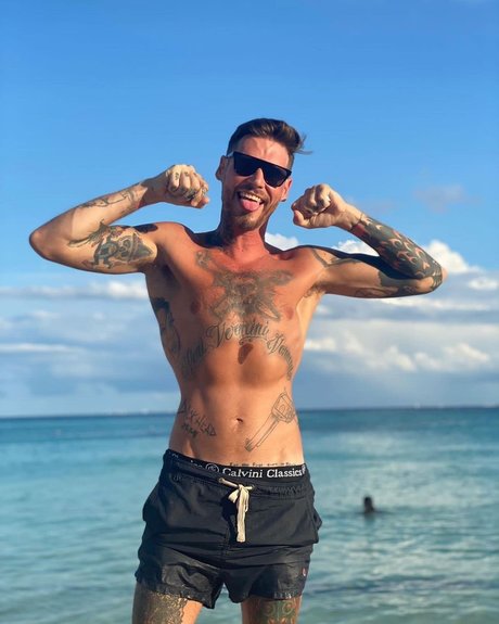 Pinche Chris OnlyFans Bilder geleakt