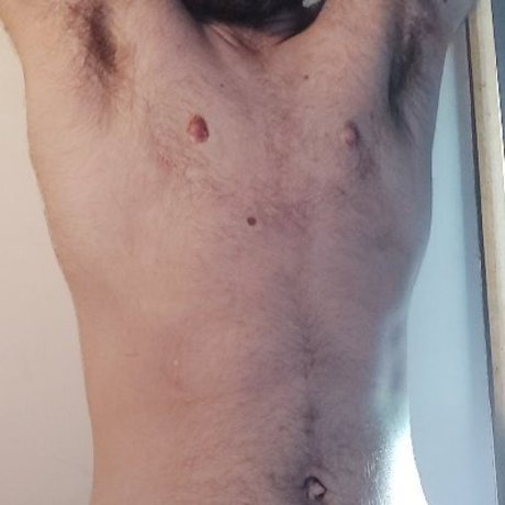 Trans Boy Nacktbilder von OnlyFans geleakt