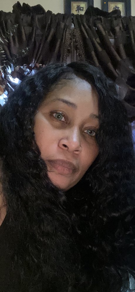 Madlen Decembre OnlyFans-Seite