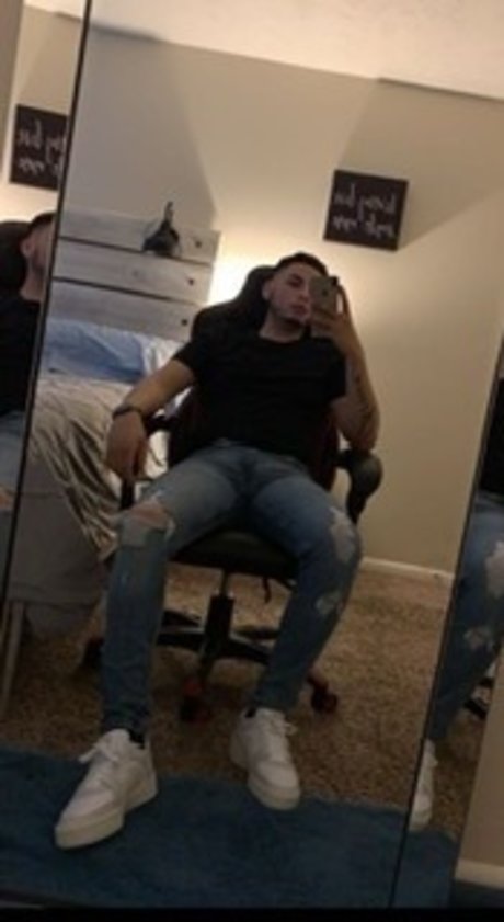 tony NurlyFans-Pornoleaks