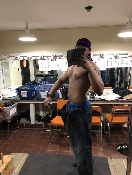 wavey J OnlyFans-Bilder