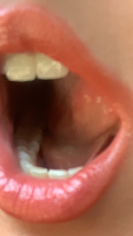 Tiny feet Nacktbilder von OnlyFans geleakt