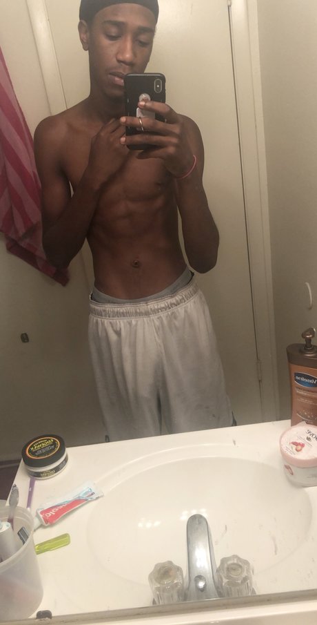 11 inch monster Nacktbilder von OnlyFans geleakt