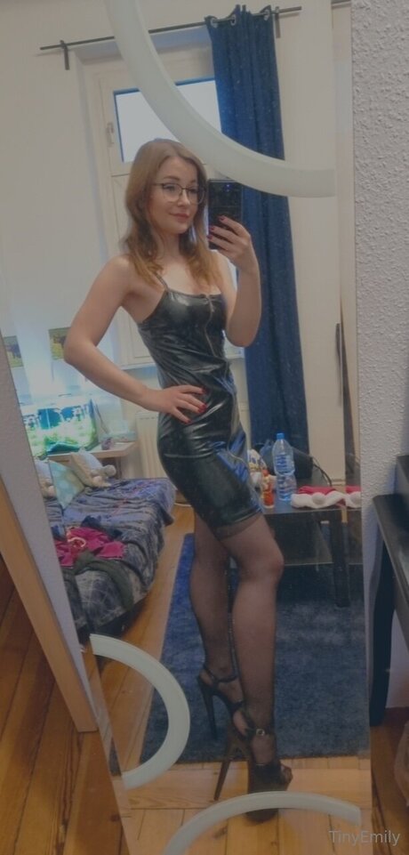 TinyEmily OnlyFans Nackt Content