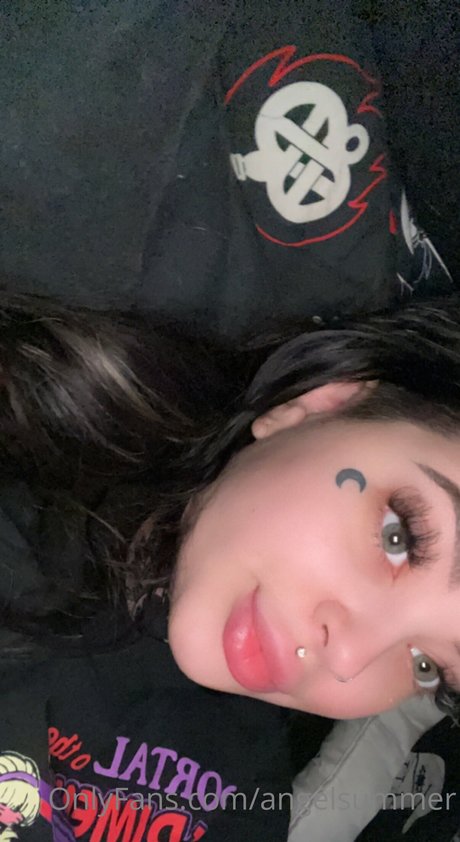 Goth Angel Summer_ OnlyFans nackte Brüste