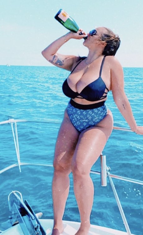 shelbymxox Strip OnlyFans