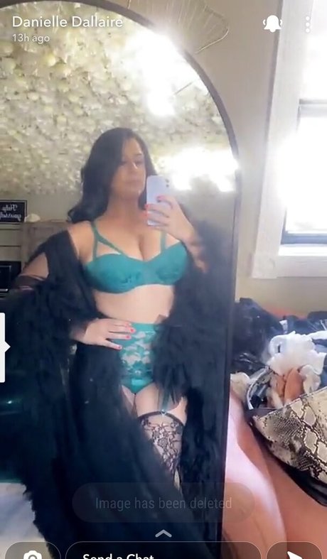 Danielle Dallaire OnlyFans Striptease