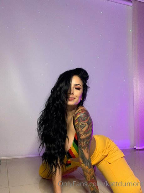 Kattdumont OnlyFans Striptease