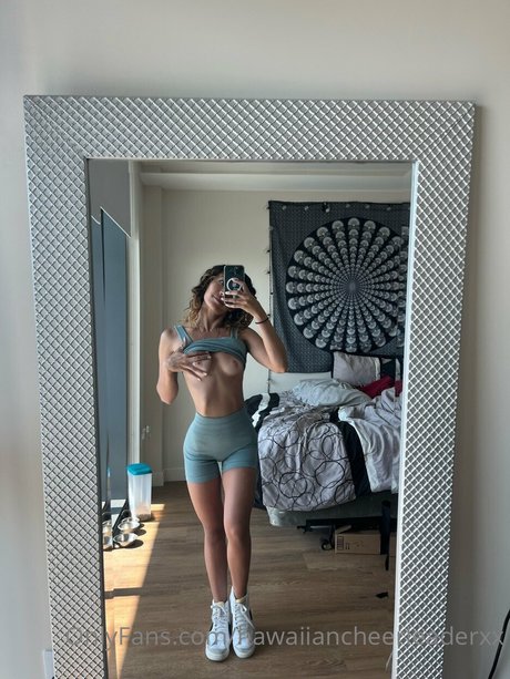 Hawaiian Cheerleader Nacktbilder geleakt