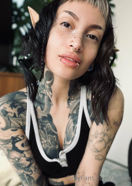 Addox OnlyFans Model Bilder