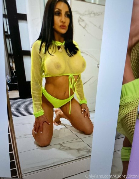 Audrey Bitoni OnlyFans geleakt