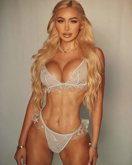 rose mary OnlyFans Brüste Bild