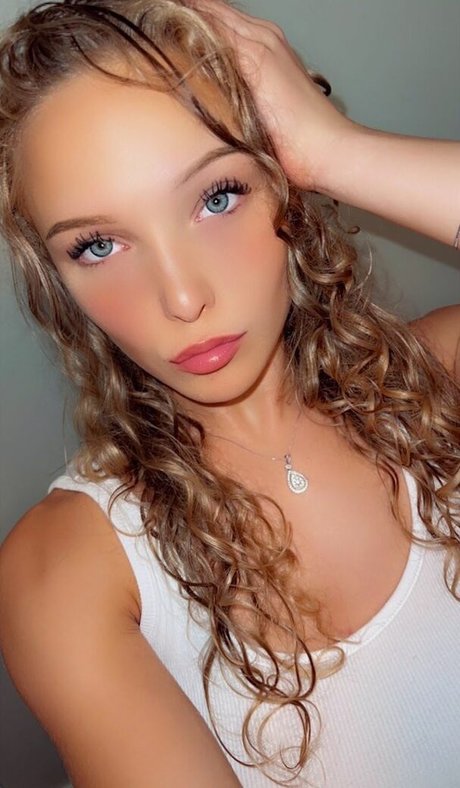 Evie And Ellie Erikson Only ...