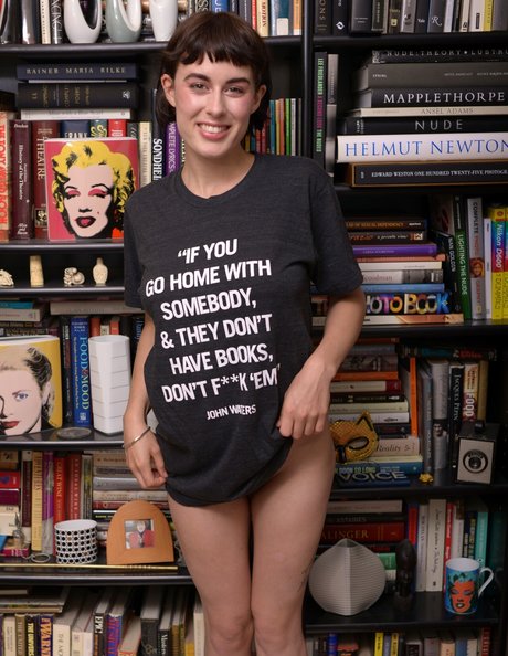 Olive Glass OnlyFans Model Fotos