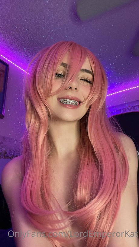 Kat ONLINE NOW Kostenlose OnlyFans-Pornos