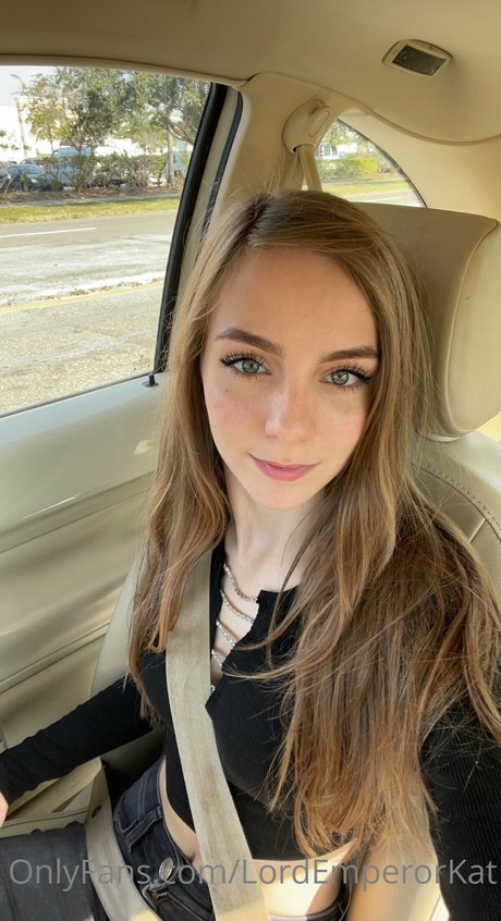 Kat ONLINE NOW OnlyFans Joi