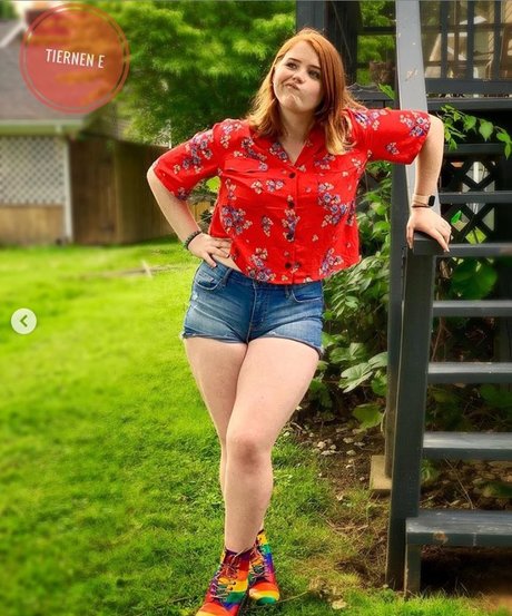 Blue Tiernen Oben ohne OnlyFans