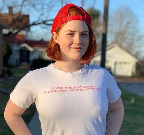 Blue Tiernen NurlyFans-Brüste