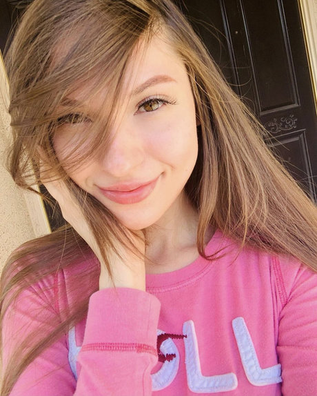 Anna Blossom OnlyFans Joi