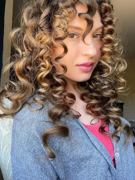 Anna Blossom Strip OnlyFans