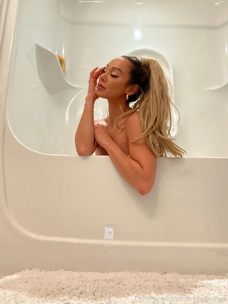 Dannie Riel Heiße OnlyFans Inhalte