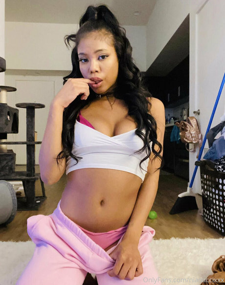 Nia Nacci OnlyFans Leak