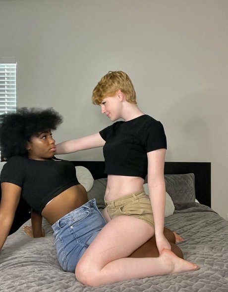 Aaliyah May OnlyFans nackte Brüste