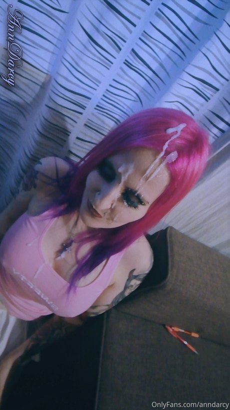 Ann Darcy Oben ohne OnlyFans