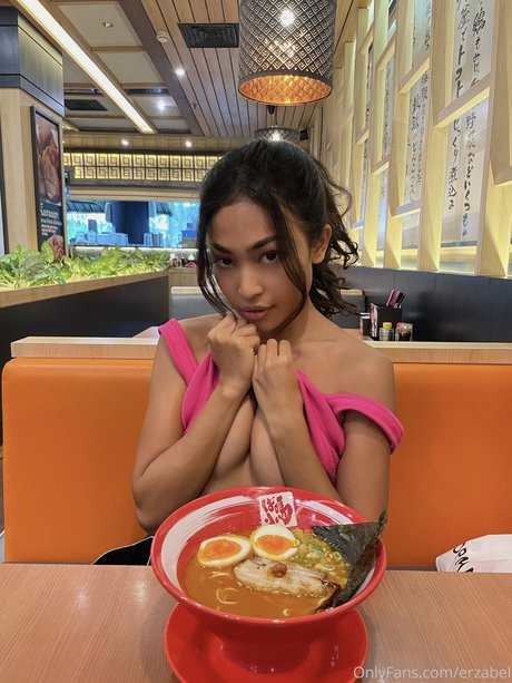 Erzabel Nacktbilder von OnlyFans