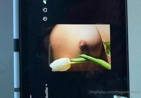 thegarnetsoul Nacktbilder OnlyFans geleakt