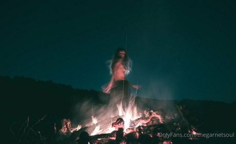 thegarnetsoul Leaked OnlyFans Fotos