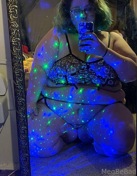 megbebad OnlyFans Brüste Bild