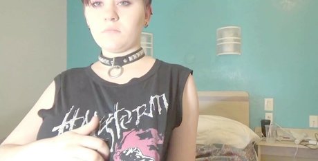 Curvy Elvish Girl Nacktbilder geleakt OnlyFans