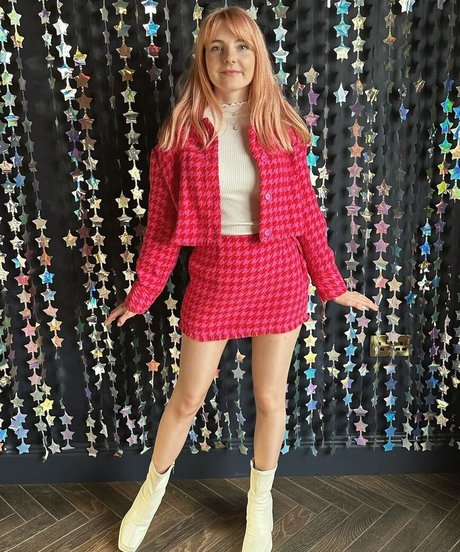 LDShadowLady OnlyFans nackte Brüste