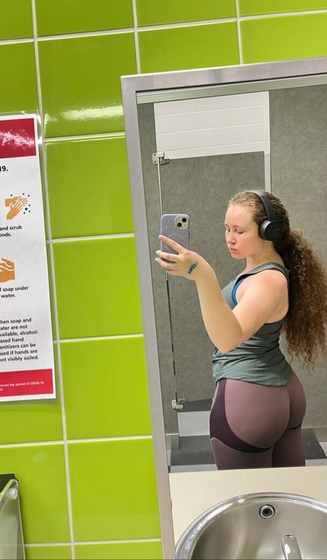 Alyssa Cleversey Nackt auf OnlyFans