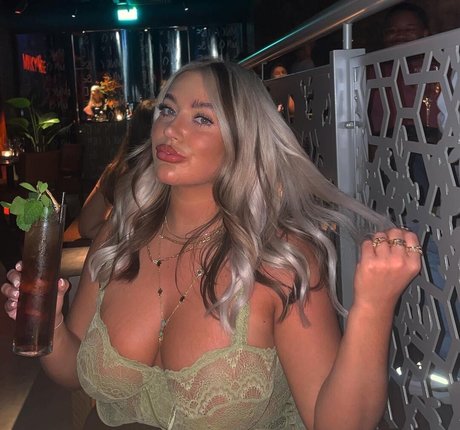 Misschloeamber OnlyFans Leaked