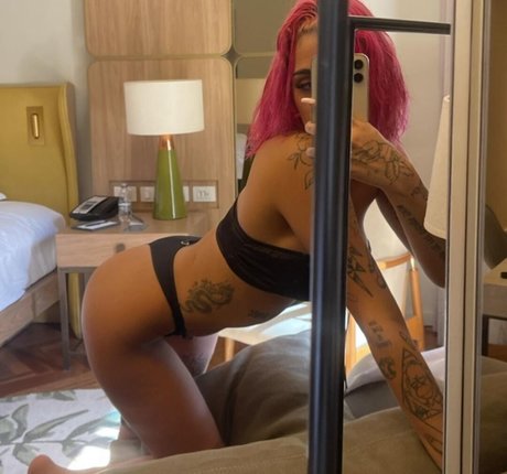 Azzy MC Leaked OnlyFans Bilder