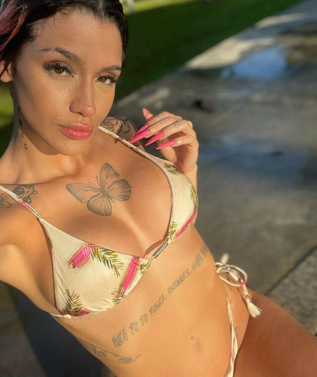 Azzy MC Bilder OnlyFans