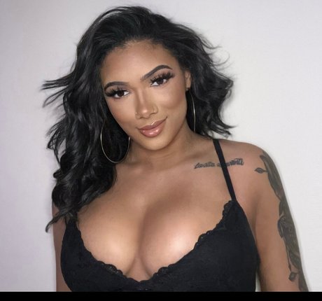 shapedbyshanice Leaked OnlyFans Sex