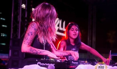 Krewella Leaked OnlyFans Fotos