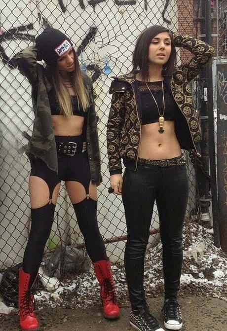 Krewella OnlyFans nackte Brüste