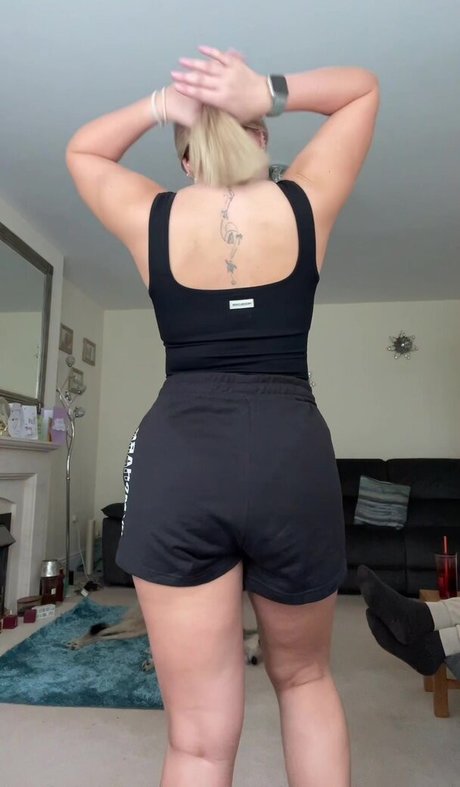 Robyn Emily Kostenlose OnlyFans-Pornos