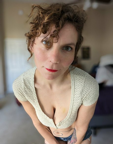 chaoticblossom Nacktbilder von OnlyFans