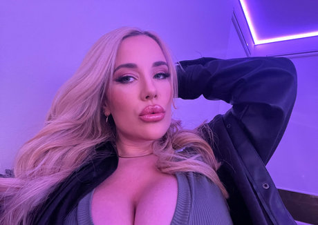 große vollbusige onlyfans Erwachsene Sammlung