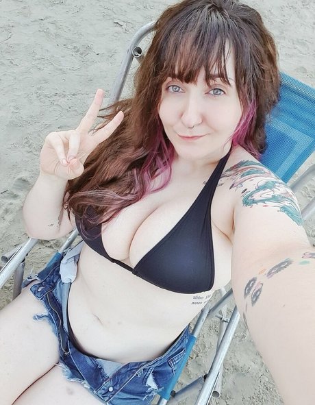 wzuia Nacktbilder von OnlyFans geleakt